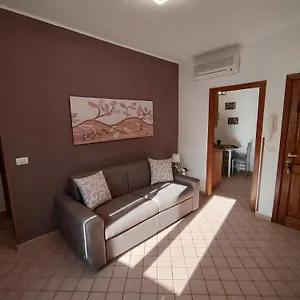 Le Del Cortile Katania